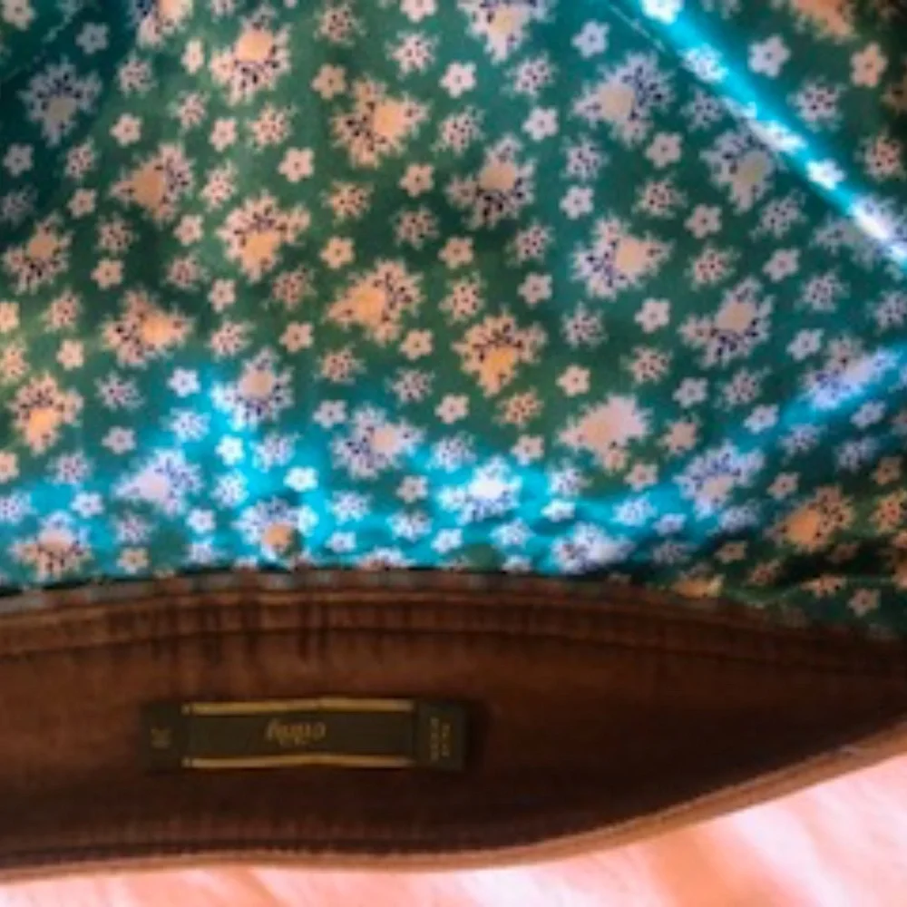 Oilily Green Velvet Skirt with Gorgeous Embroidery, Size 40 - Picture 3 of 4